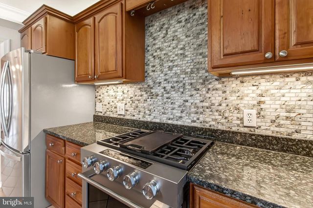 7371 MONTCALM DR, Mclean, VA 22102