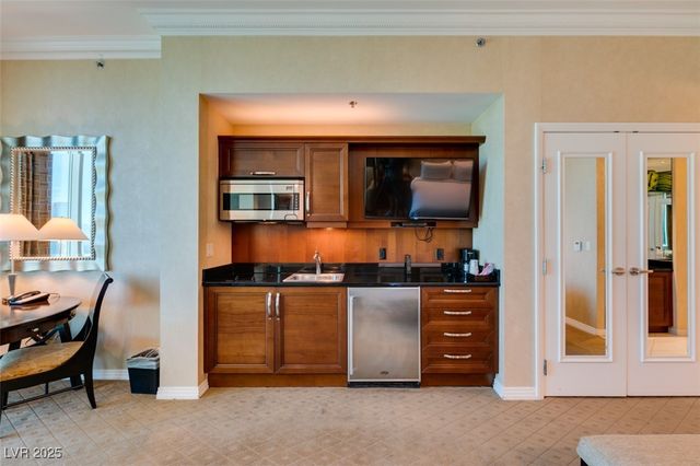 145 East HARMON Avenue 2220 & 2218, Las Vegas, NV 89109