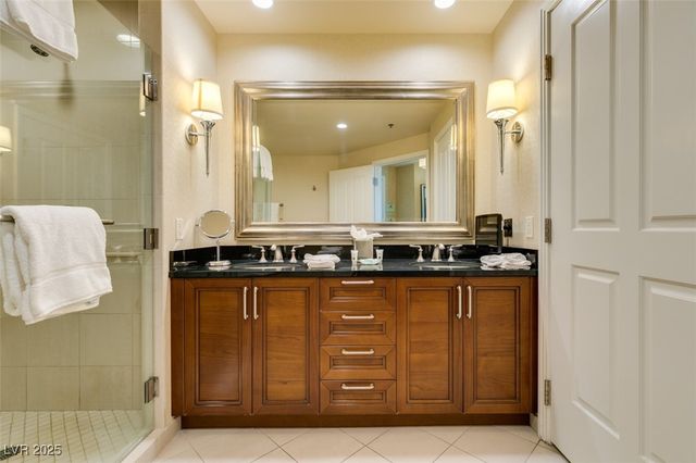 145 East HARMON Avenue 2220 & 2218, Las Vegas, NV 89109