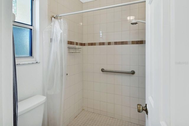 921 VILLAGE LAKE DRIVE N, Deland, FL 32724