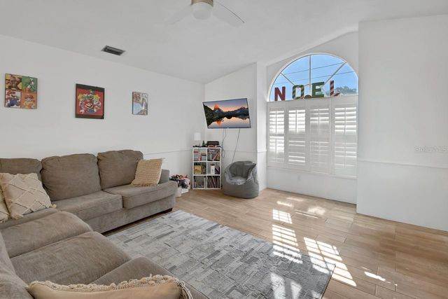 921 VILLAGE LAKE DRIVE N, Deland, FL 32724