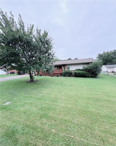 308 Tanglewood Drive, Russellville, AR 72801