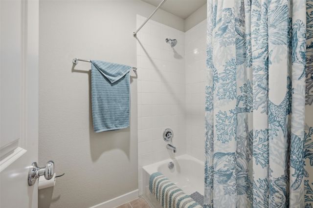 3913 Southbend Drive, Denison, TX 75020