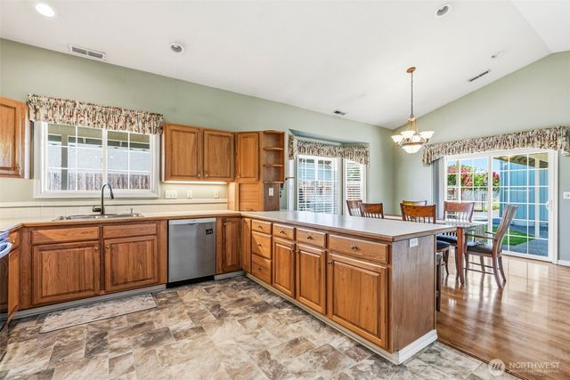 2426 38th Avenue, Longview, WA 98632