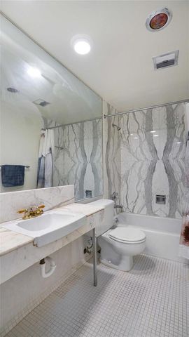 3333 NE 34 Street 109, Fort Lauderdale, FL 33308