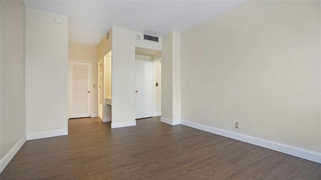 3333 NE 34 Street 109, Fort Lauderdale, FL 33308