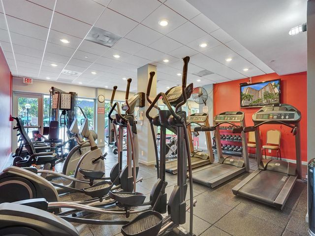 3333 NE 34 Street 109, Fort Lauderdale, FL 33308