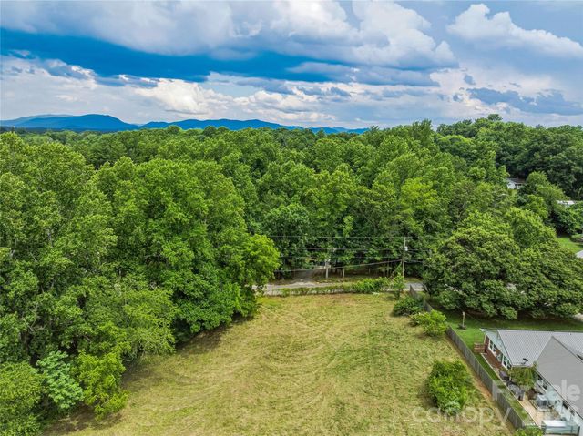 99999 Daniel Road 3, Asheville, NC 28806