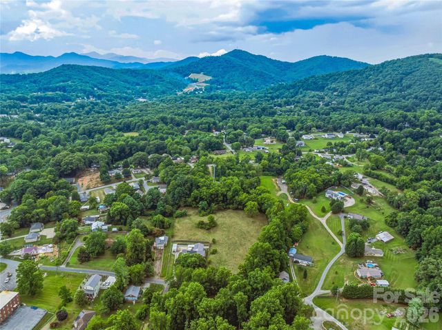 99999 Daniel Road 3, Asheville, NC 28806