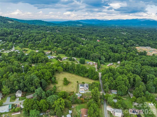 99999 Daniel Road 3, Asheville, NC 28806