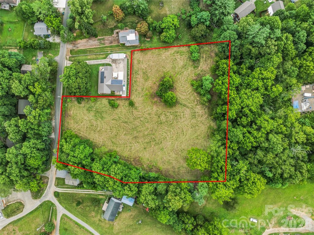99999 Daniel Road 3, Asheville, NC 28806