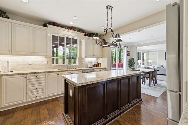 3435 S Saddleback Court, Santa Ana, CA 92704