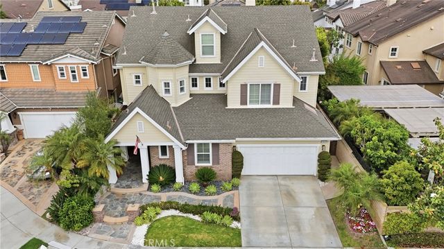 3435 S Saddleback Court, Santa Ana, CA 92704