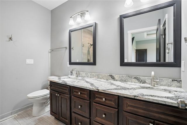 3065 Ridgeview Drive, Ely, IA 52227