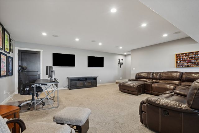 3065 Ridgeview Drive, Ely, IA 52227
