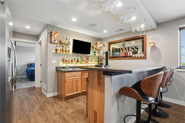 3065 Ridgeview Drive, Ely, IA 52227