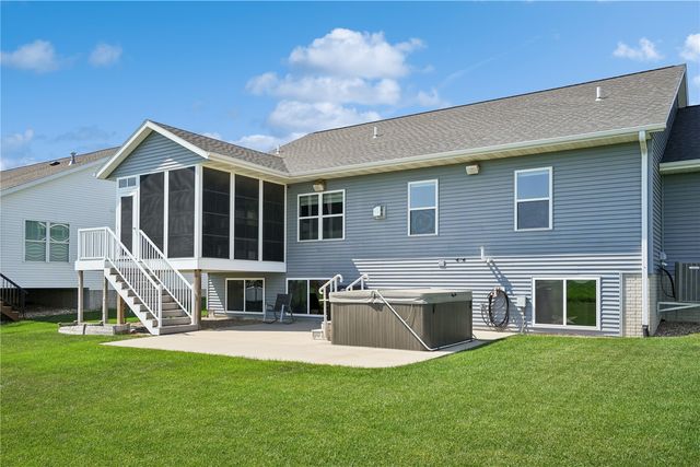 3065 Ridgeview Drive, Ely, IA 52227
