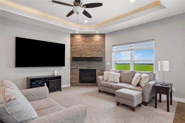 3065 Ridgeview Drive, Ely, IA 52227