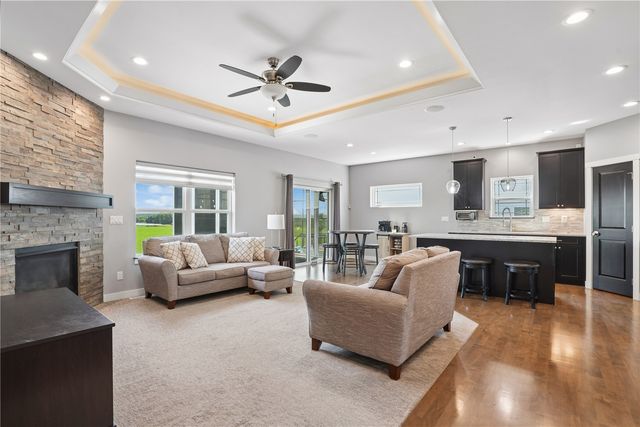 3065 Ridgeview Drive, Ely, IA 52227