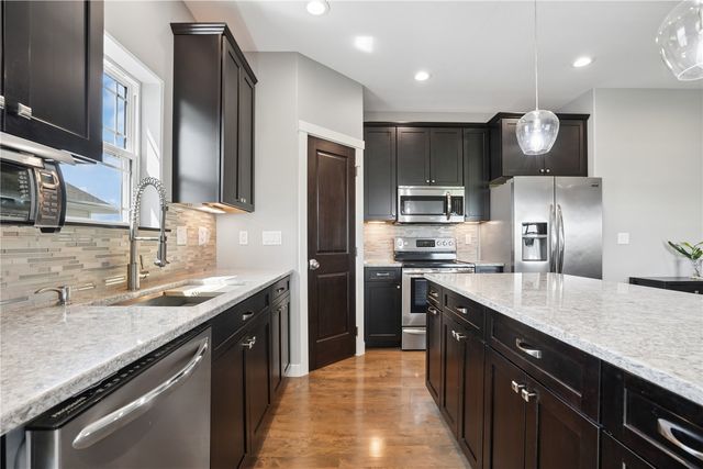 3065 Ridgeview Drive, Ely, IA 52227