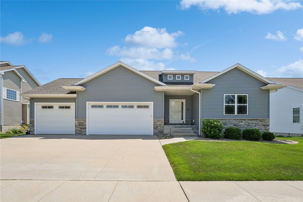 3065 Ridgeview Drive, Ely, IA 52227