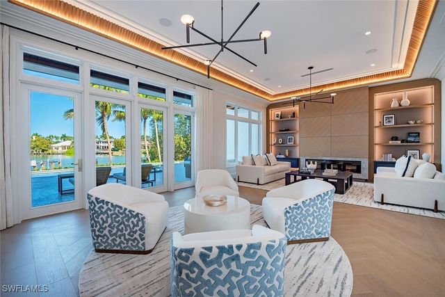 275 SPRING LINE DR, Naples, FL 34102