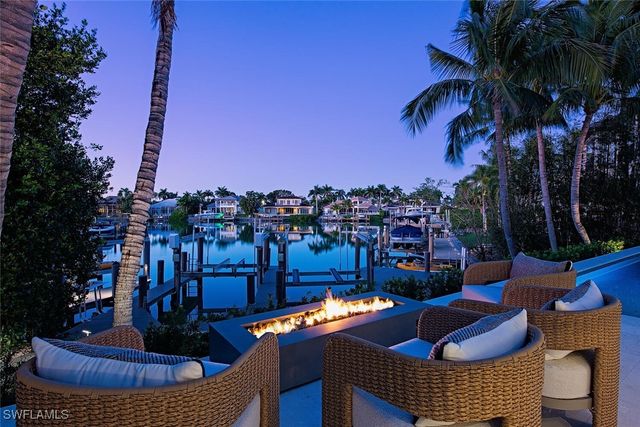 275 SPRING LINE DR, Naples, FL 34102