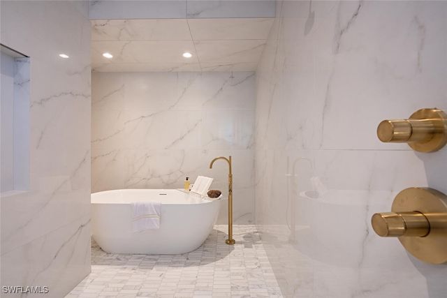 275 SPRING LINE DR, Naples, FL 34102