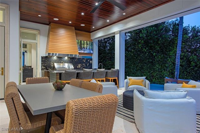 275 SPRING LINE DR, Naples, FL 34102