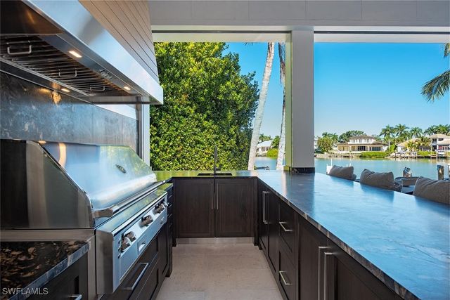 275 SPRING LINE DR, Naples, FL 34102