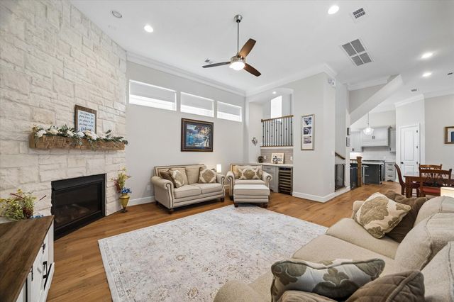 1202 W 16th Street C, Houston, TX 77008