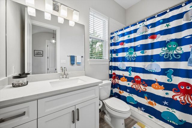 1202 W 16th Street C, Houston, TX 77008