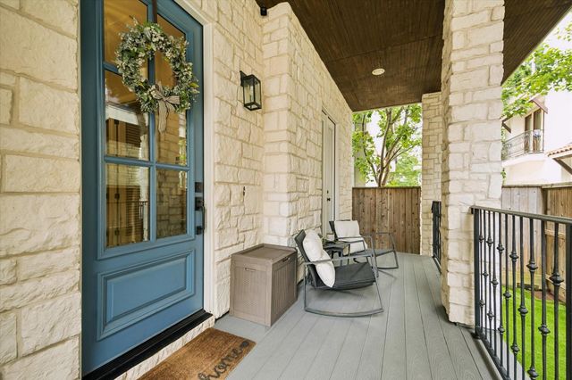 1202 W 16th Street C, Houston, TX 77008