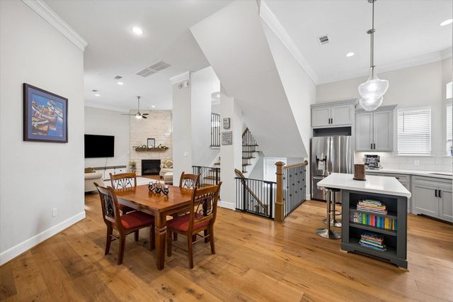 1202 W 16th Street C, Houston, TX 77008