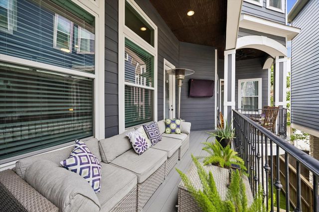 1202 W 16th Street C, Houston, TX 77008