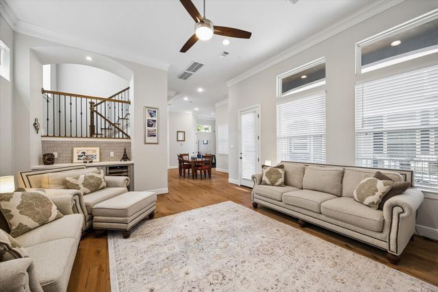 1202 W 16th Street C, Houston, TX 77008