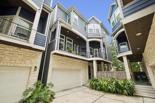 1202 W 16th Street C, Houston, TX 77008