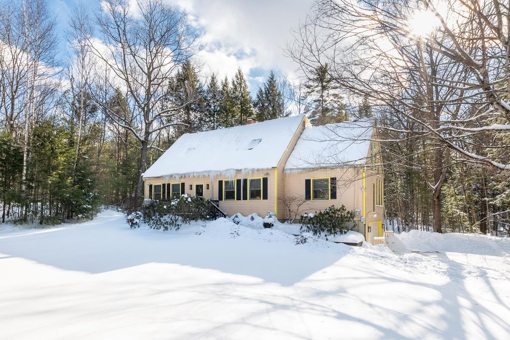 490 Meredith Center Road, Laconia, NH 03246