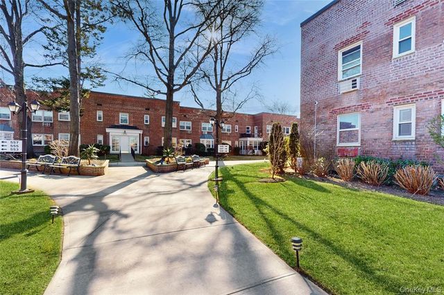 553 Central Avenue 19B, Cedarhurst, NY 11516