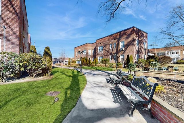 553 Central Avenue 19B, Cedarhurst, NY 11516