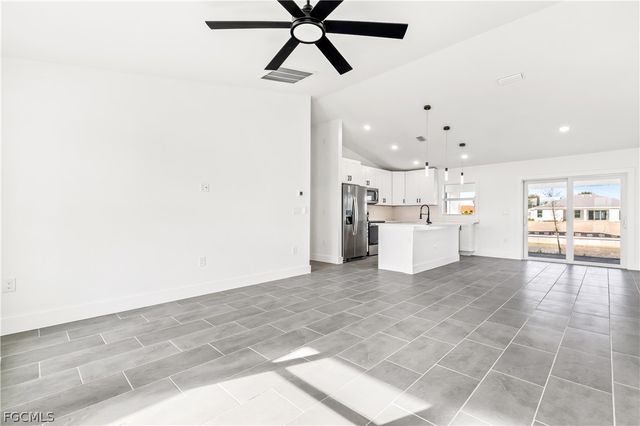 2212 NE 6th AVE, Cape Coral, FL 33909