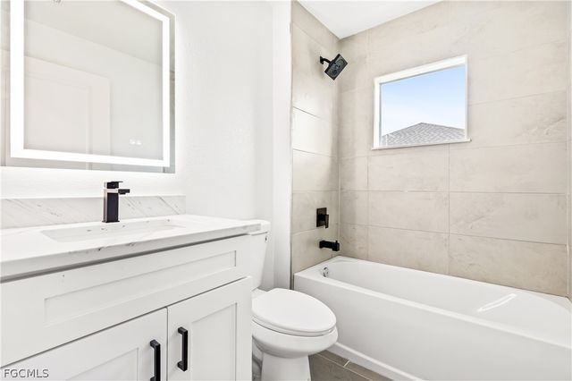 2212 NE 6th AVE, Cape Coral, FL 33909