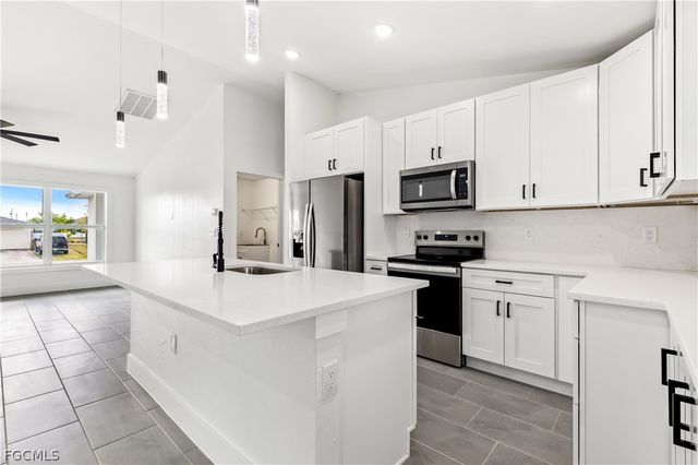 2212 NE 6th AVE, Cape Coral, FL 33909