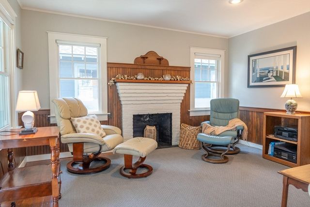 10 Essex Pl, Harwich, MA 02646