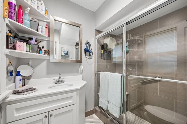 1657 Bonnie Brae Street, Houston, TX 77006