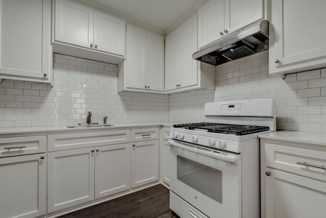 1657 Bonnie Brae Street, Houston, TX 77006