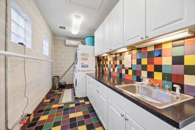 1657 Bonnie Brae Street, Houston, TX 77006
