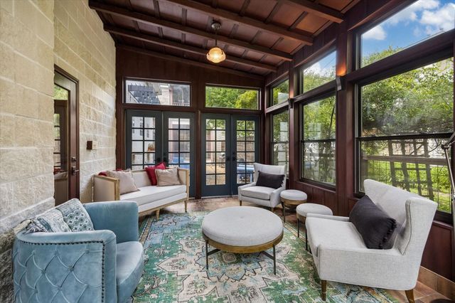 1657 Bonnie Brae Street, Houston, TX 77006
