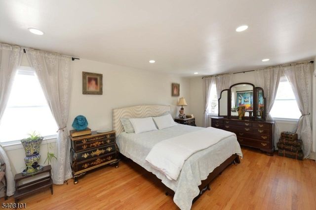 30 Rosalie St, Fair Lawn Boro, NJ 07410