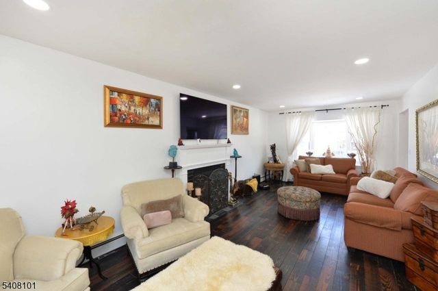 30 Rosalie St, Fair Lawn Boro, NJ 07410